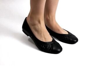 NINE WEST Black Leather Tansy Ballet Flats Women’s Slip-On Shoes Size 5.5